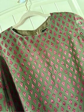DG2 by Diane Gilman Geometric Clipped Jacquard Blouse